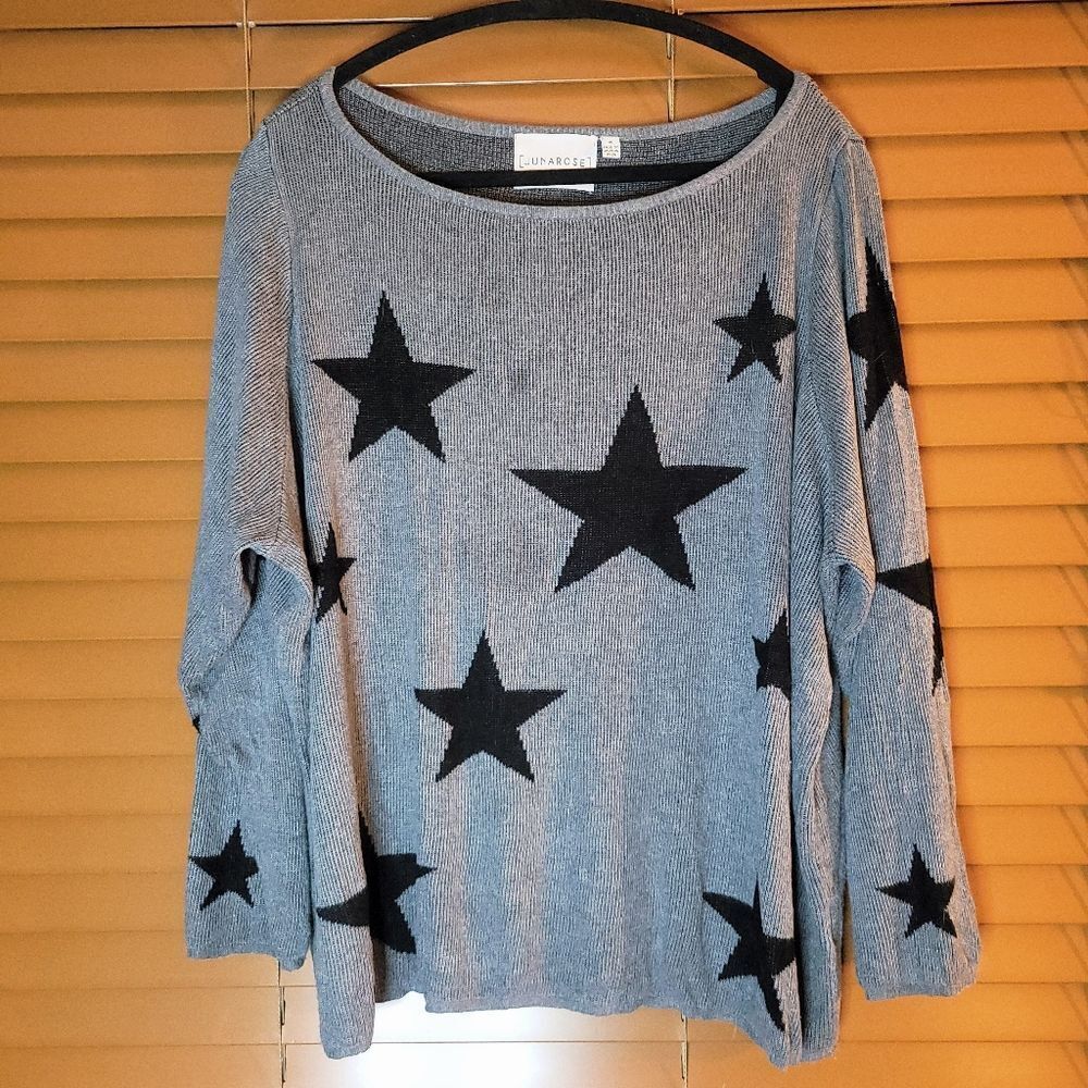 Junarose Gray Sweater with Black Star Pattern